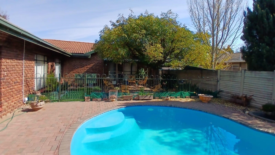 5 Bedroom Property for Sale in Universitas Free State